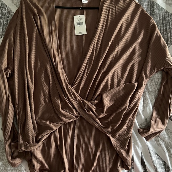 New top from Buckle - Picture 2 of 4